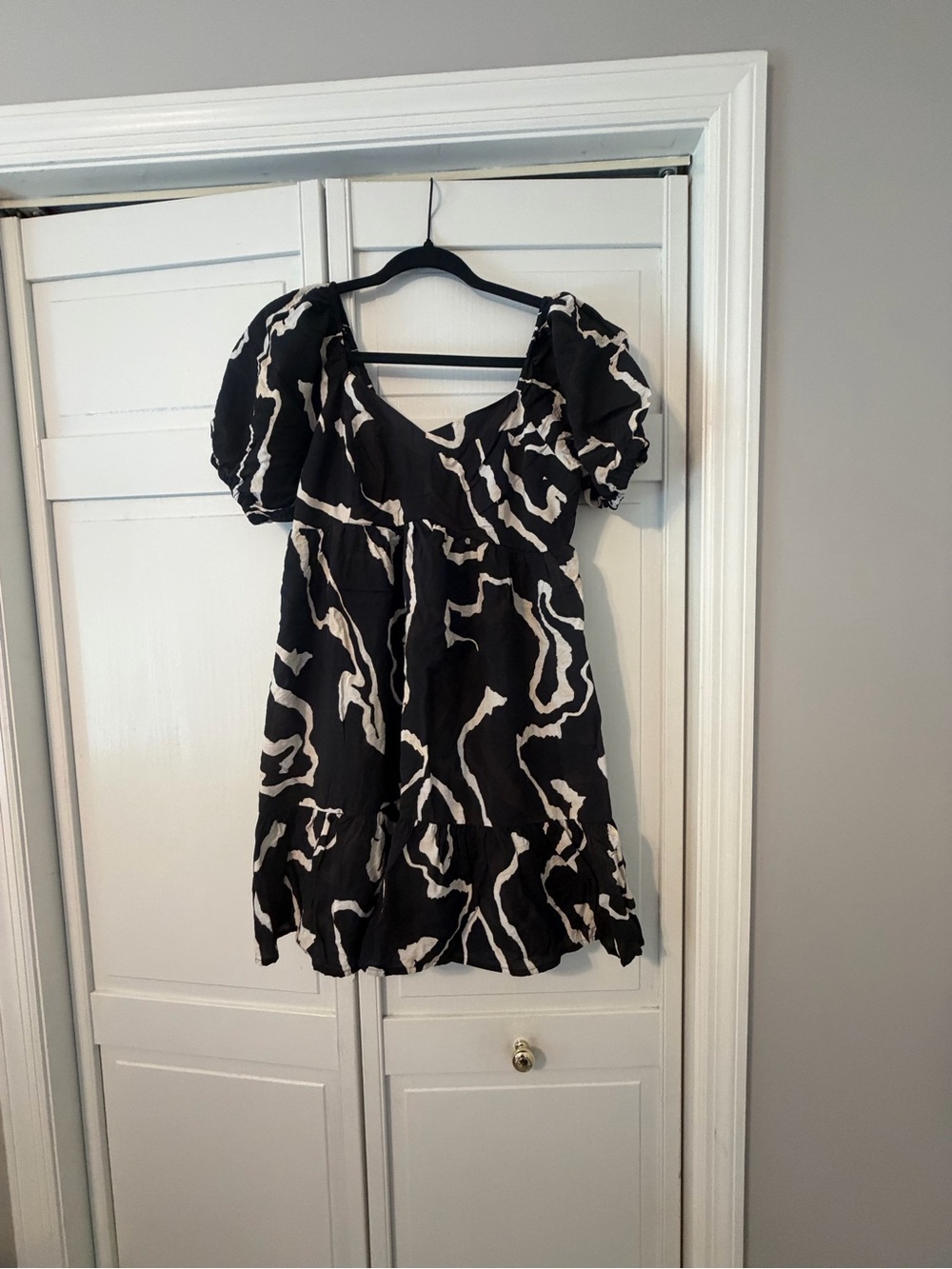 Nine West Black and White Puff Sleeve Mini Dress